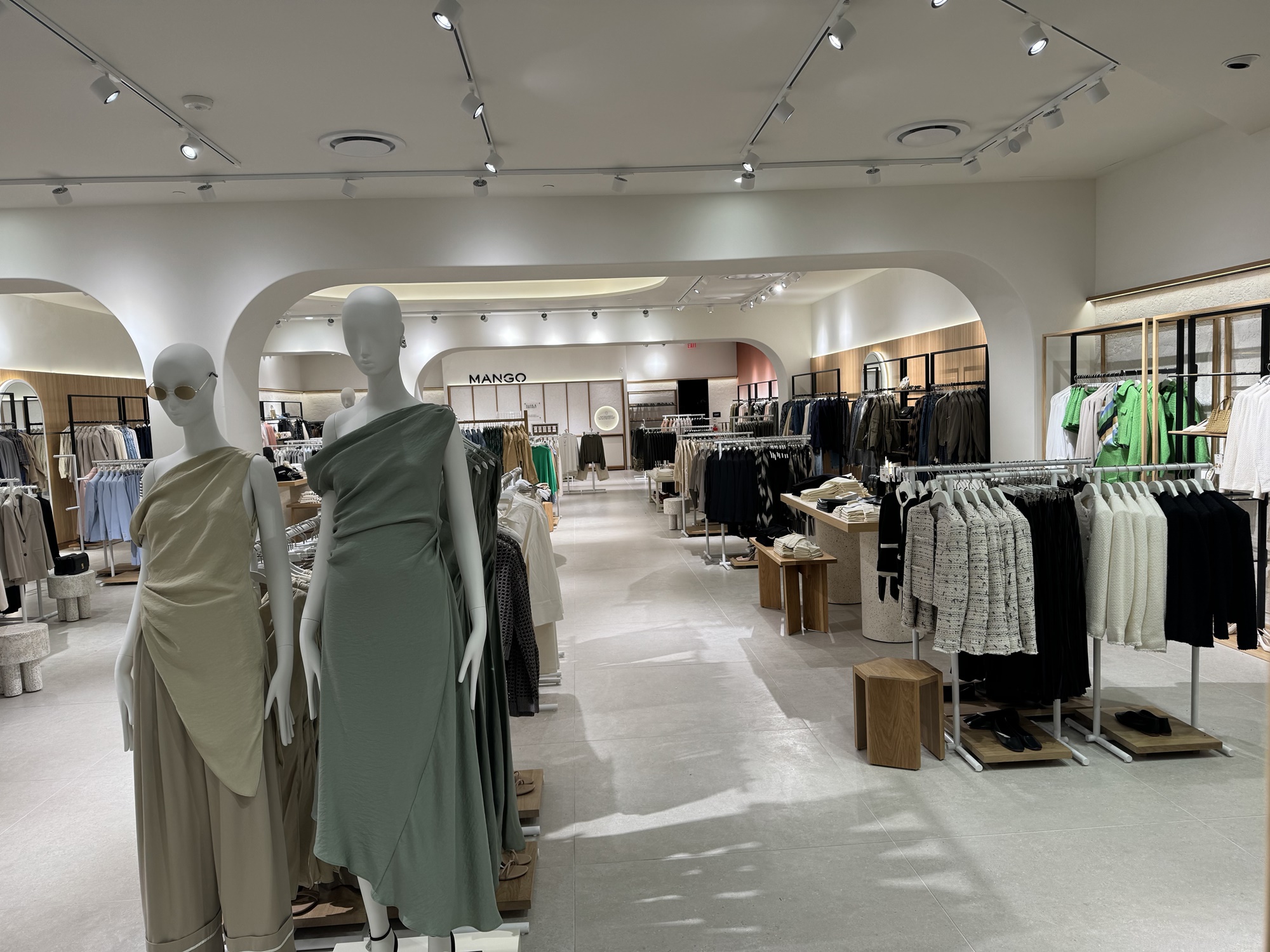 Mango at King of Prussia Mall (Pennsylvania) by Westwood Contactors, Inc.