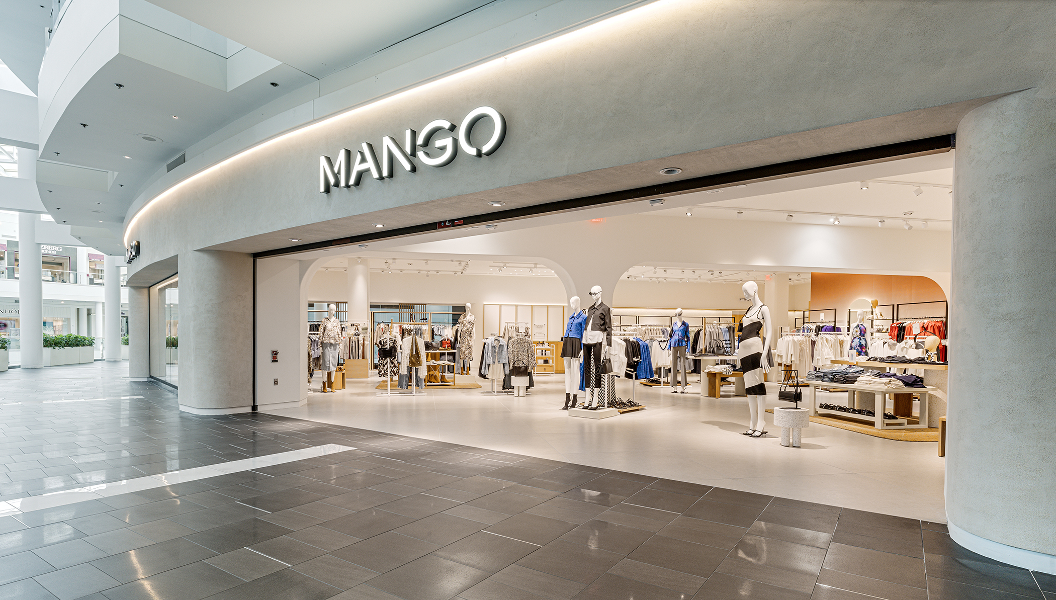 Mango, Store Finish-out at Fashion Centre at Pentagon City (Arlington, VA) by Westwood Contractors.